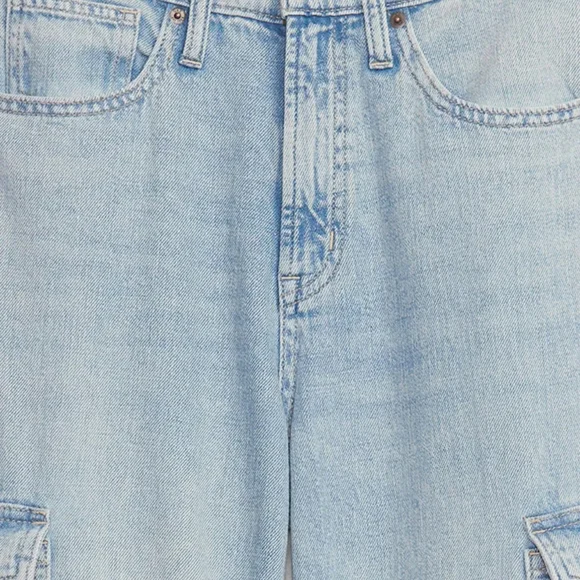 GAP Factory High Rise Wide-Leg Cargo Jeans. Size: 12/31 Regular - Picture 5 of 11